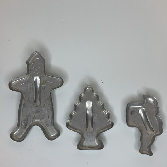 3 Vintage Christmas Tin Aluminum Cookie Cutters Gingerbread Man Santa Tree - Picture 6 of 9